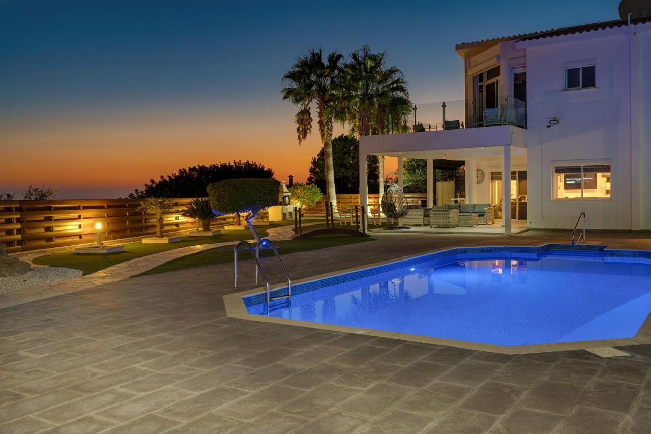 Villa Prasino Коръл бей Екстериор снимка